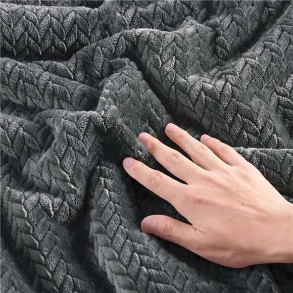 Fluffy Queen Comforter Set - Furry Grey Leaves Pattern Faux Fur Bed Set, Winter - Picture 4 of 7